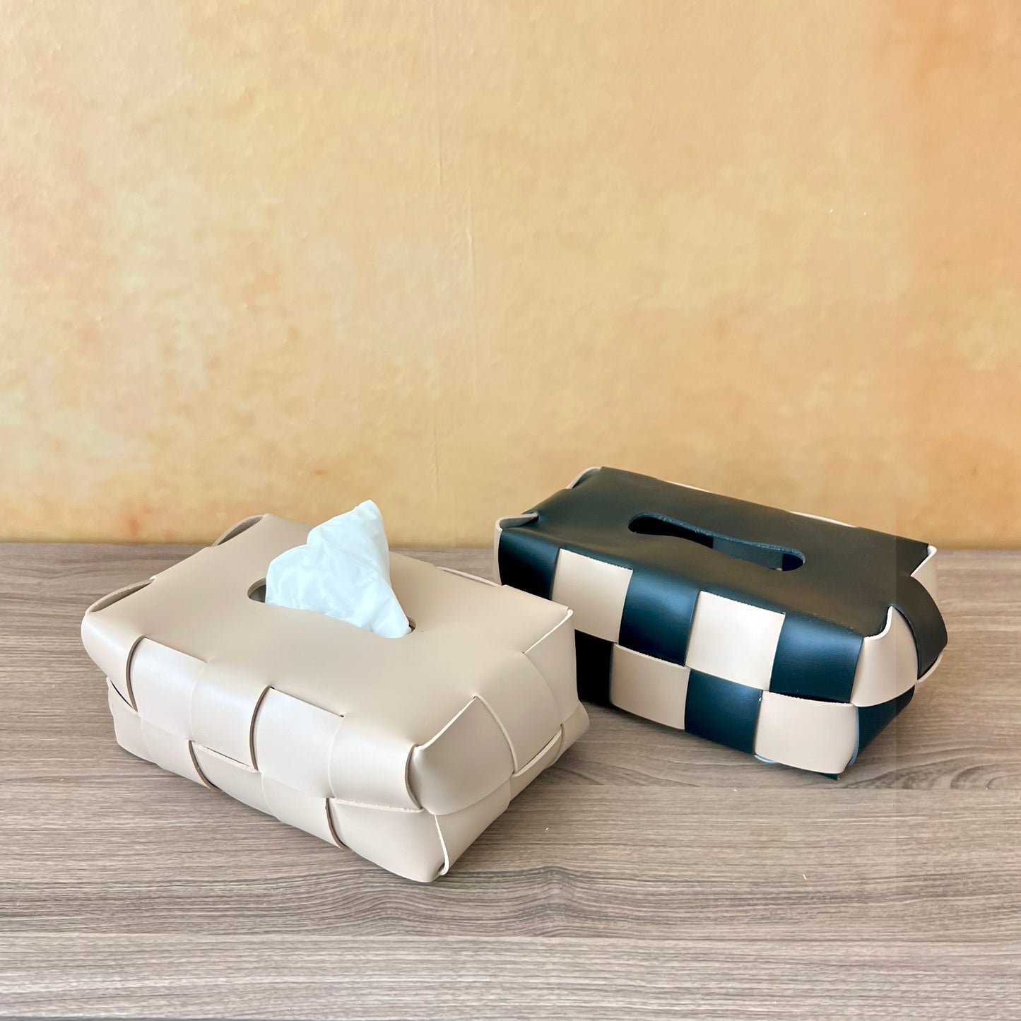 Checkerboard Woven Tissue Holder