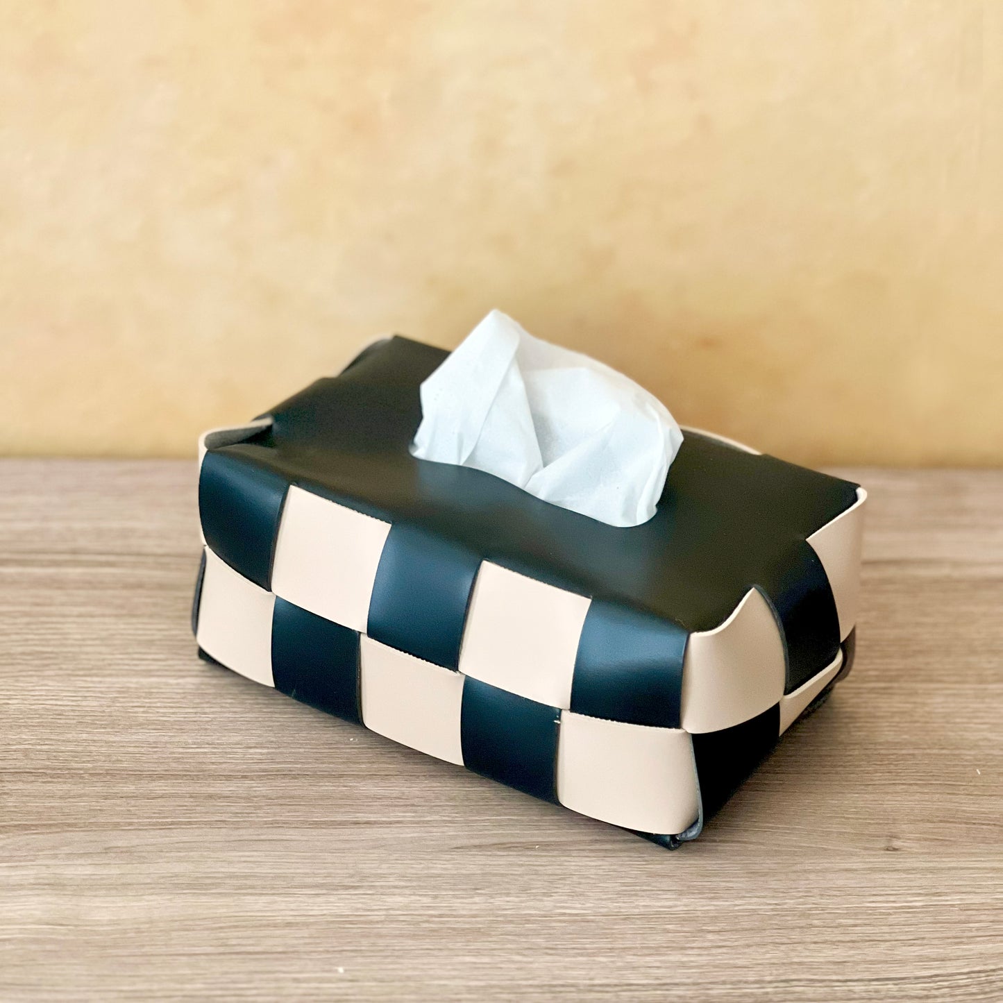 Checkerboard Woven Tissue Holder