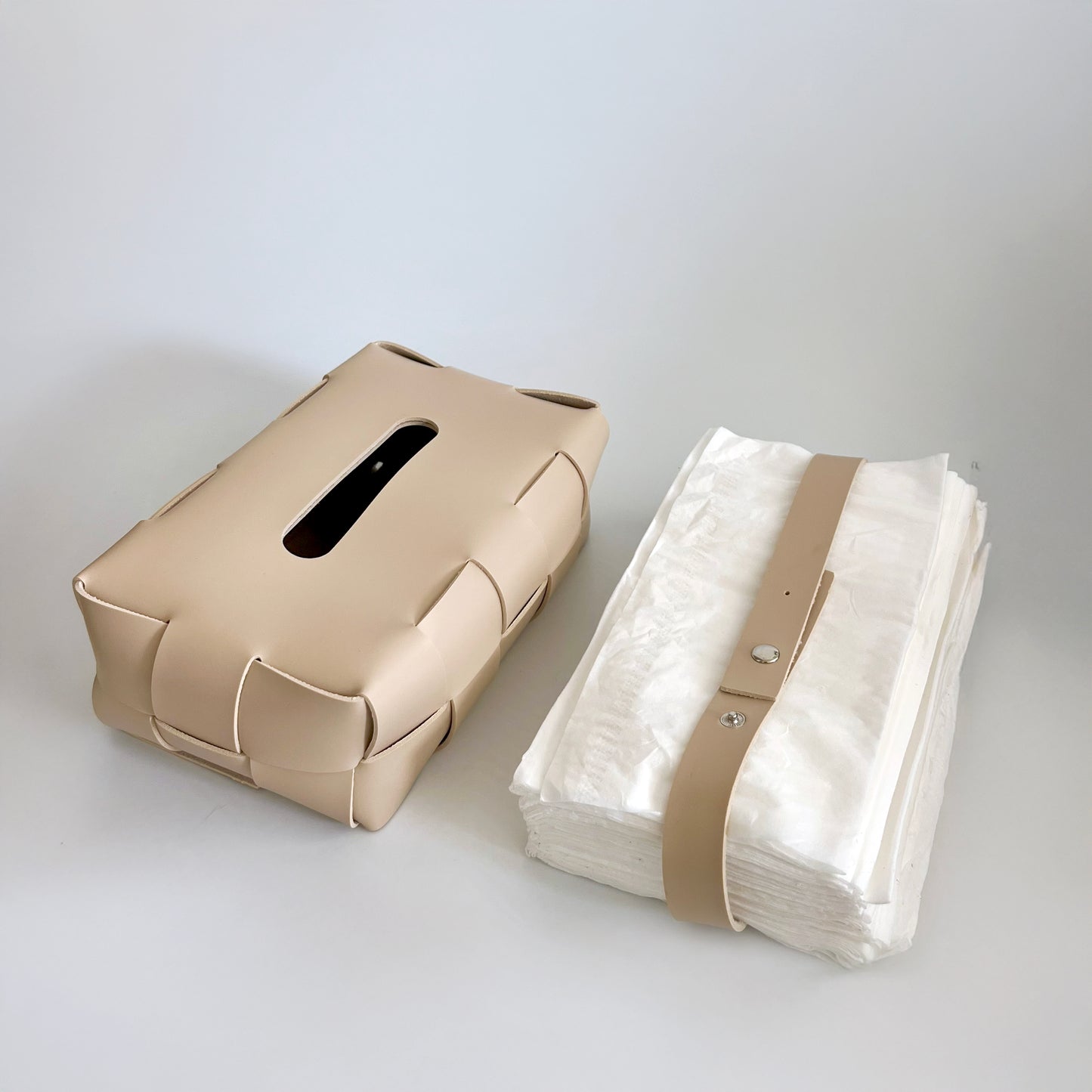 Checkerboard Woven Tissue Holder