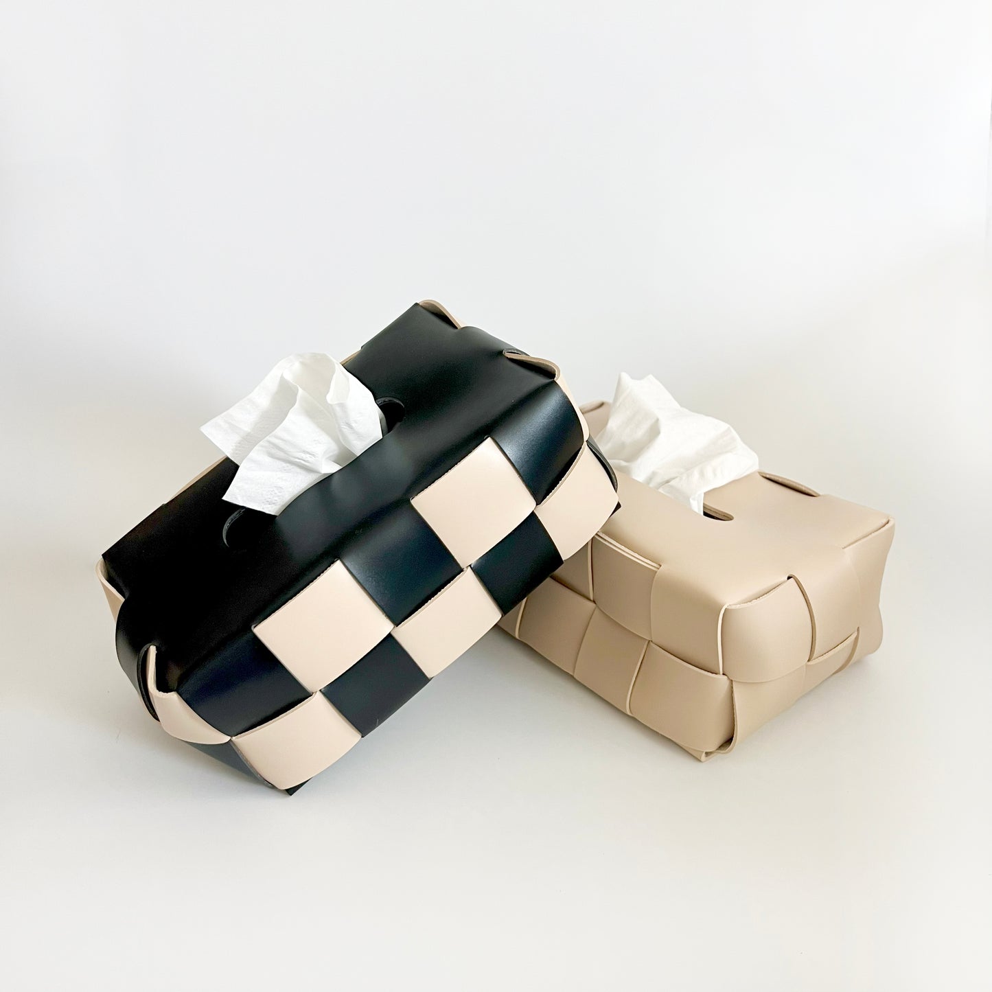 Checkerboard Woven Tissue Holder